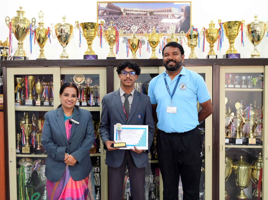 CBSE NATIONAL MEDAL WINNER OF MES HONOURED BY GULF SAHODAYA