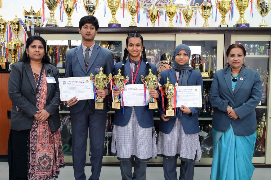 M.E.S STUDENTS FELICITATED AT QATAR TAMIZHAR SANGAM SUCCESS MEET FOR OUTSTANDING CBSE PERFORMANCE